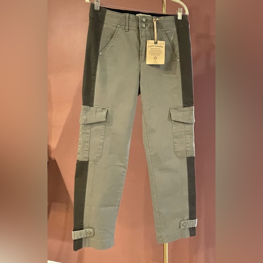 Democracy Two-Tone Straight Leg Pants .